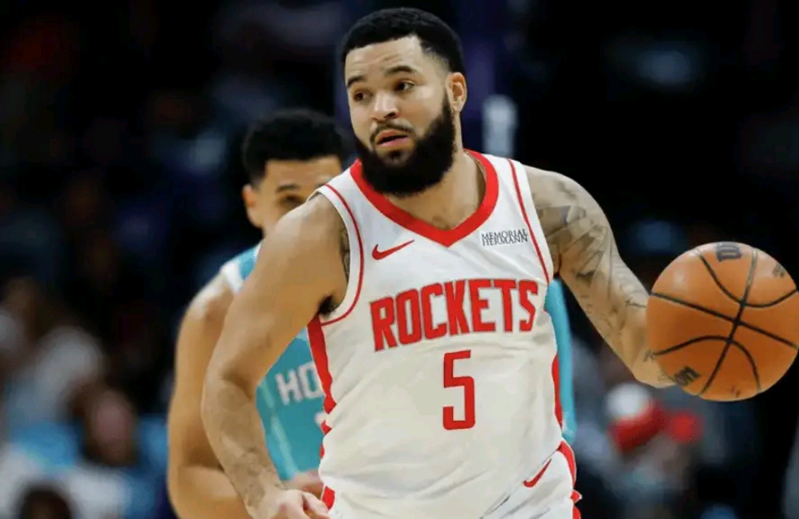 九游体育官网 -国际比赛日夏洛特黄蜂备战亚冠，伤情更新细节曝光，话题不断，纪律约束更严格的简单介绍